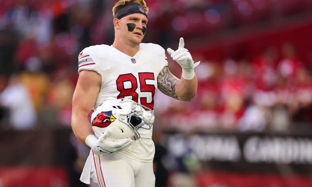 Fan Tico De Los Bills Con Dos Pap S Recibe Una Camiseta De Un Jugador