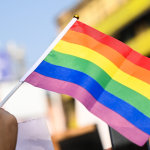 Shawn Mendes aborda los rumores de su homosexualidad en una nueva canción inédita