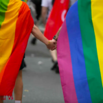 Momentos incómodos que pueden llegar a ocurrir en tu primera marcha del orgullo
