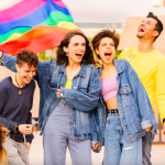 Chicos en relaciones a largo plazo explican sus razones para mantenerlas