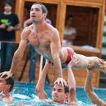Conoce al hombre gay quien es un cazador de sirenas