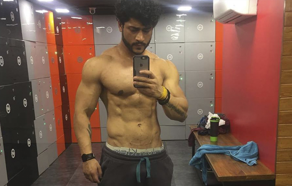 Hombre trans hace historia en competencia de fisiculturismo