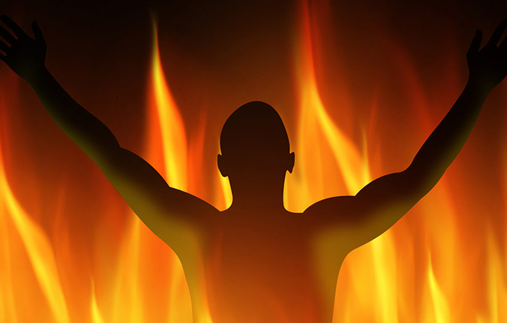 Mujer trans se prende fuego para protestar por la falta de recurso para combatir el COVID 19