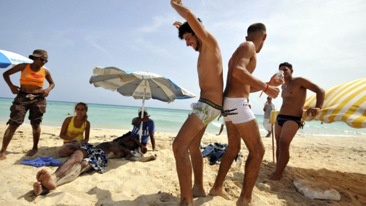 Playa los Muertos en México e Ipanema en Brasil compiten por ser la mejor playa  gay del mundo – Plaza Diversa