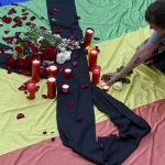 A joven gay en México lo amarran y asesinan a golpes