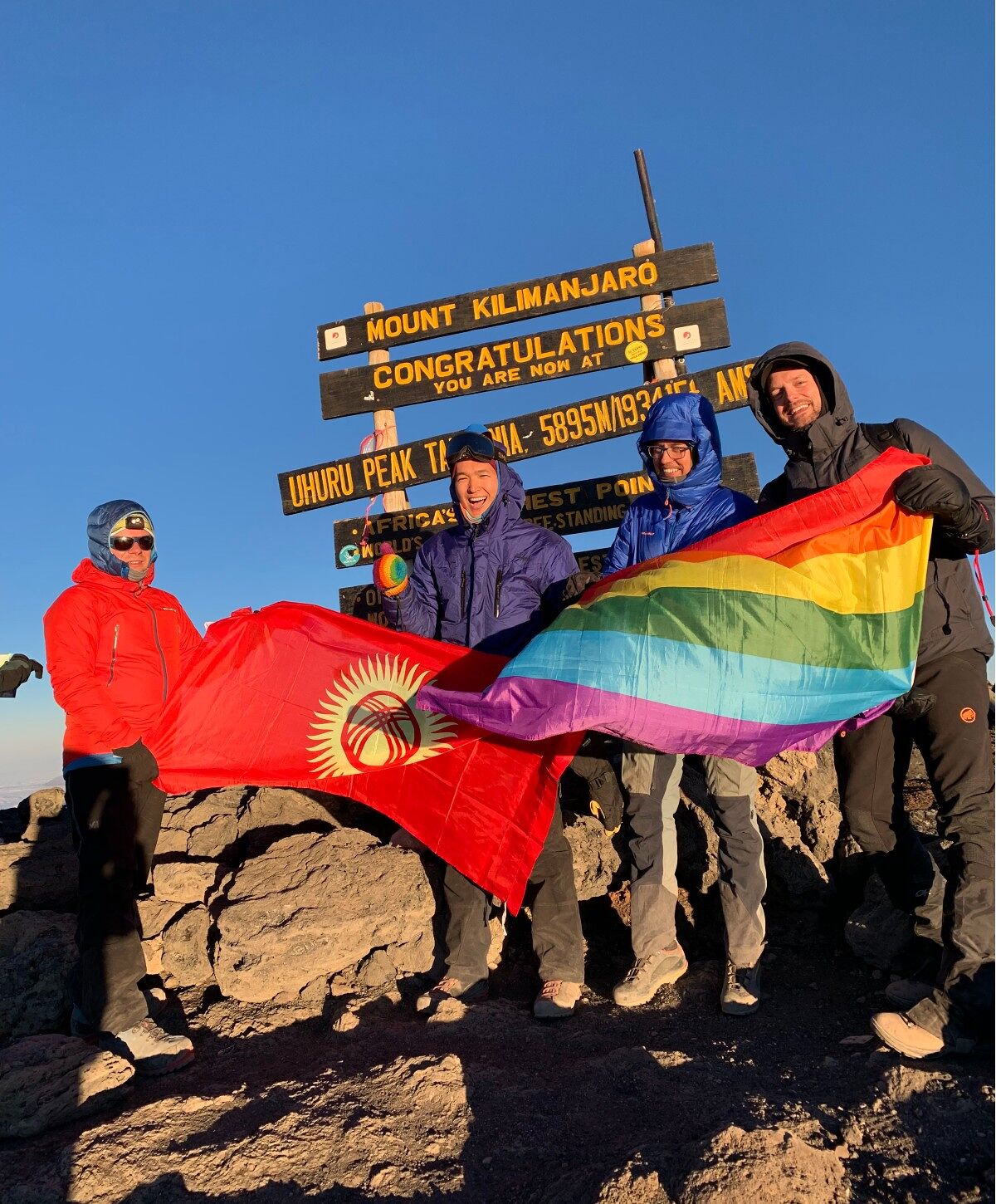 kilimanjaro-whole-team-flag-1200