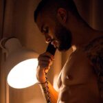 Los 10 tipos de besadores gay